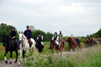 Z rodziną i plecakiem na spotkanie z tradycją - Zielone Świątki w gminie Łopiennik Górny - 24.05.2015 r