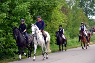 Z rodziną i plecakiem na spotkanie z tradycją - Zielone Świątki w gminie Łopiennik Górny - 24.05.2015 r