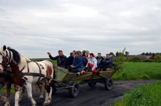 Z rodziną i plecakiem na spotkanie z tradycją - Zielone Świątki w gminie Łopiennik Górny - 24.05.2015 r