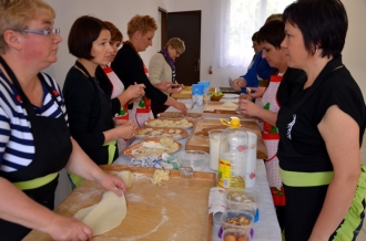 Z rodziną i plecakiem na spotkanie z tradycją - Zielone Świątki w gminie Łopiennik Górny - 24.05.2015 r
