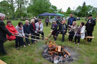 Z rodziną i plecakiem na spotkanie z tradycją - Zielone Świątki w gminie Łopiennik Górny - 24.05.2015 r
