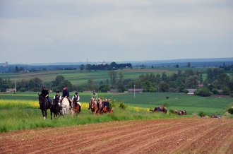 Z rodziną i plecakiem na spotkanie z tradycją - Zielone Świątki w gminie Łopiennik Górny - 24.05.2015 r