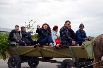 Z rodziną i plecakiem na spotkanie z tradycją - Zielone Świątki w gminie Łopiennik Górny - 24.05.2015 r