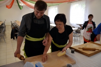 Z rodziną i plecakiem na spotkanie z tradycją - Zielone Świątki w gminie Łopiennik Górny - 24.05.2015 r